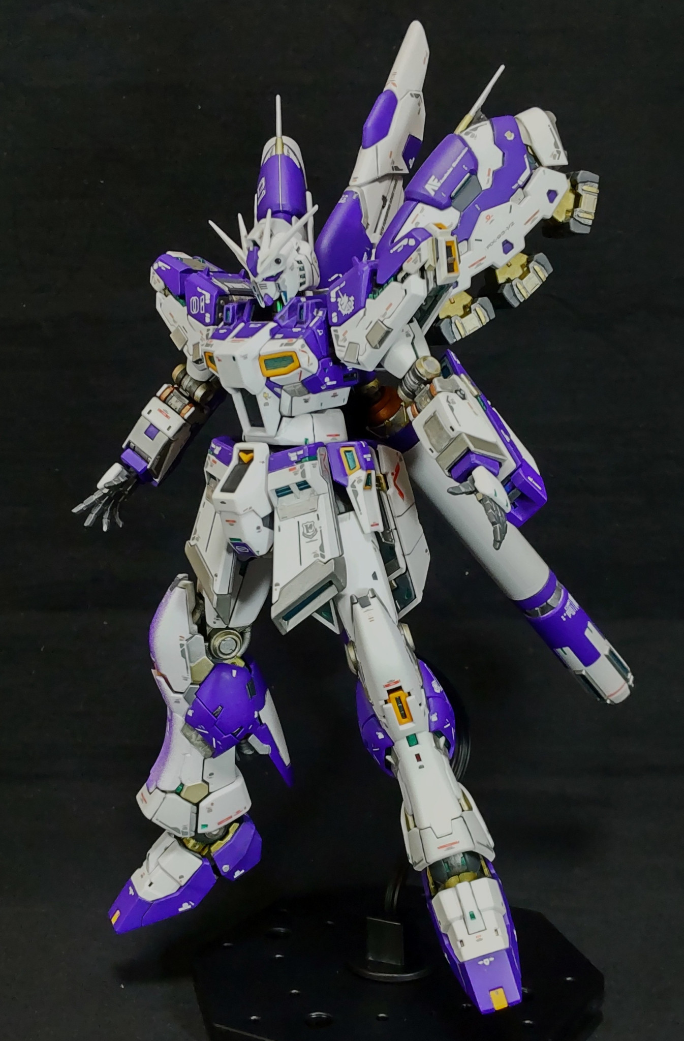 RG νガンダム フィン・ファンネル再チャージ試験機(プロトHi-ν)｜SC30