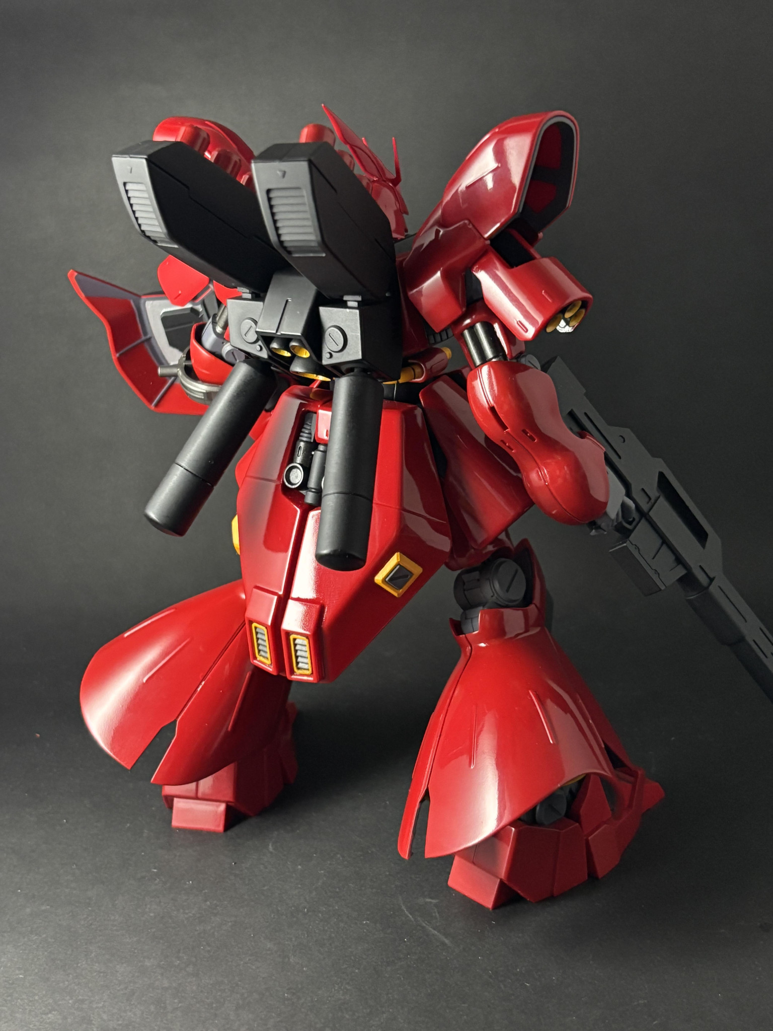 HGUC サザビー 全塗装｜クリソーマンさんのガンプラ作品｜GUNSTA