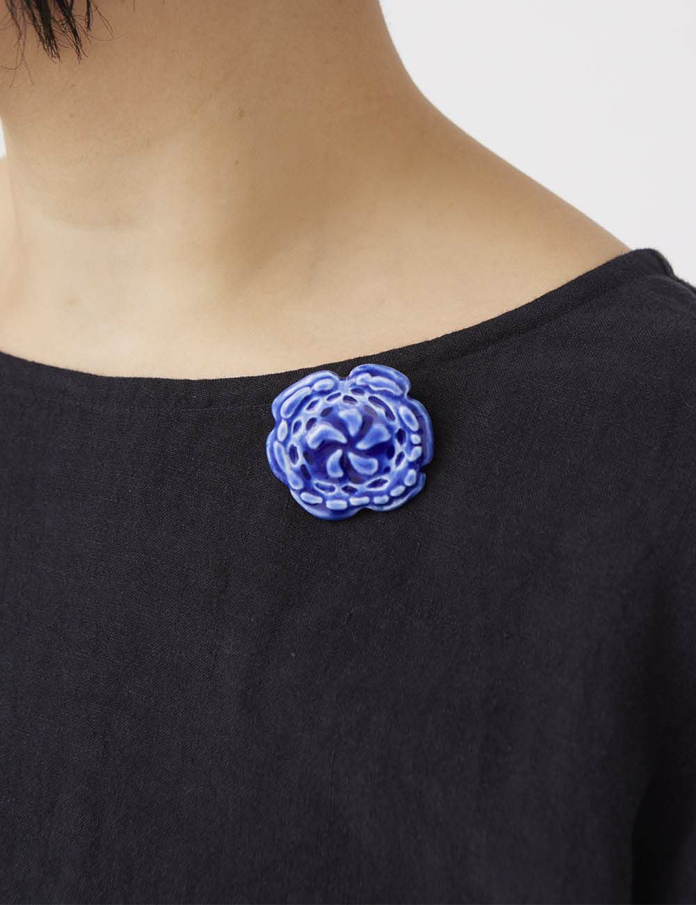 水の華ブローチ | 石見銀山 群言堂オンラインストア