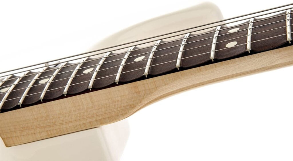 スキャロップ加工（スキャロップド） ‐ 軽いタッチで押弦できる