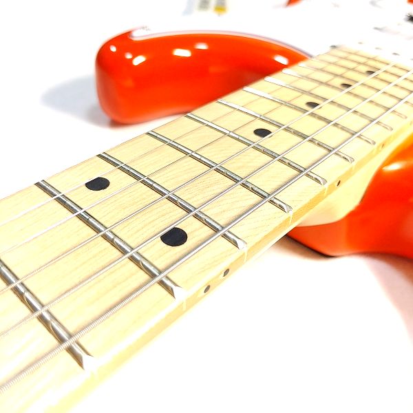 PLAYTECH ギターレビュー｜ST250 激安ストラトタイプ解説！初心者必見