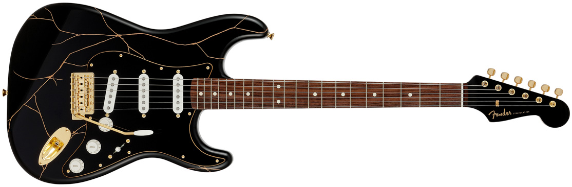 ギタータウン】黒呂漆を使った日本製のストラトキャスター