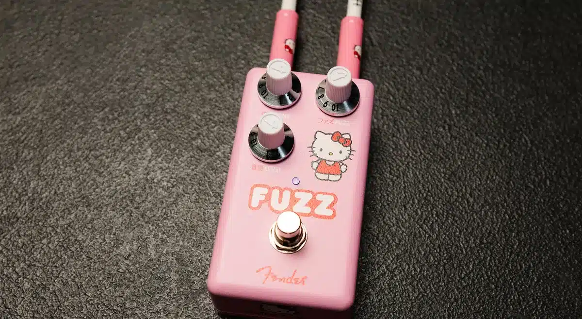 Fender Hello Kitty Fuzz. Which Fuzz Circuit Is It? - Guitar Bomb