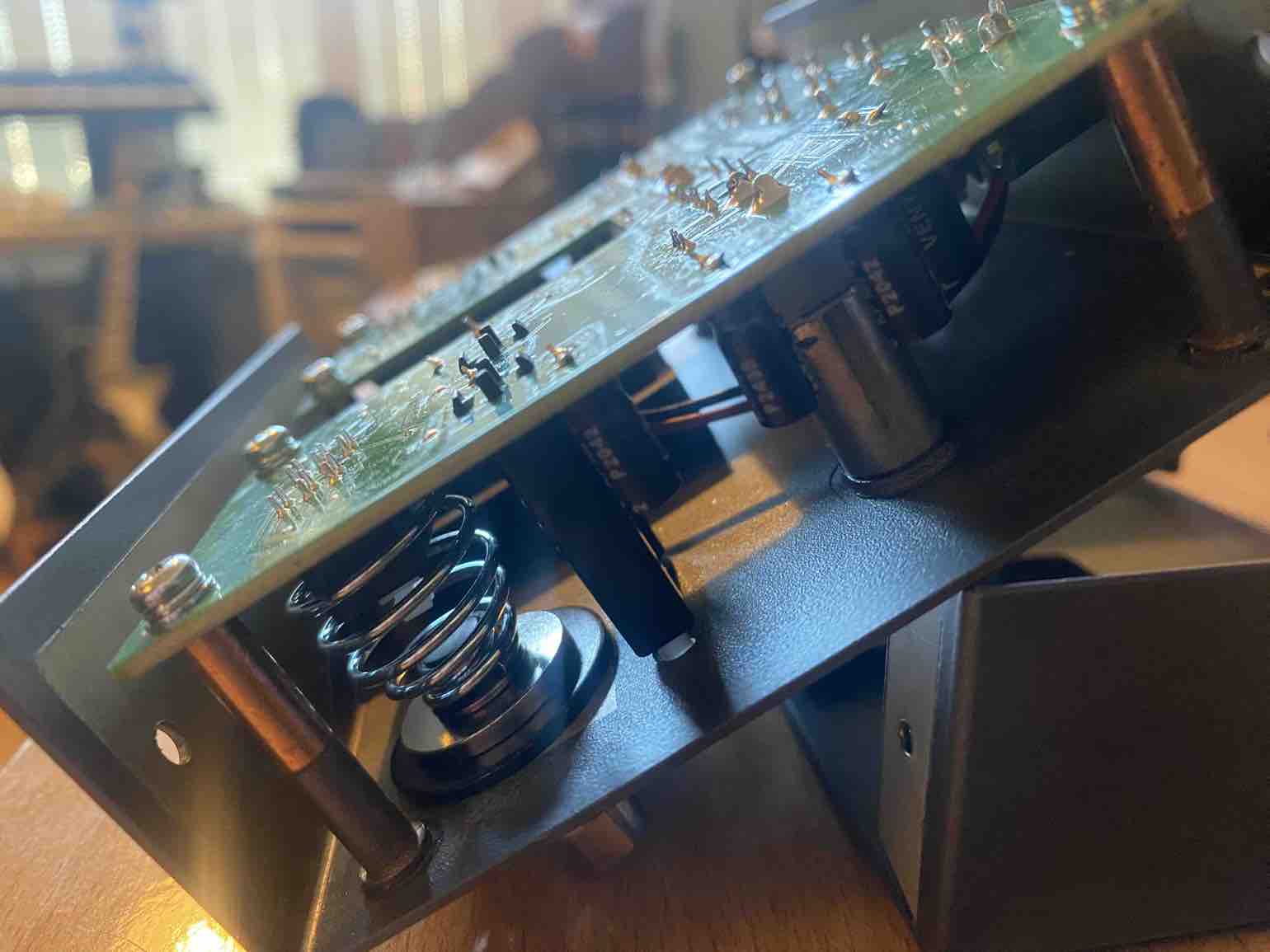 REVIEW: Behringer 69 Vibe - Should You Buy One? - Guitar Bomb