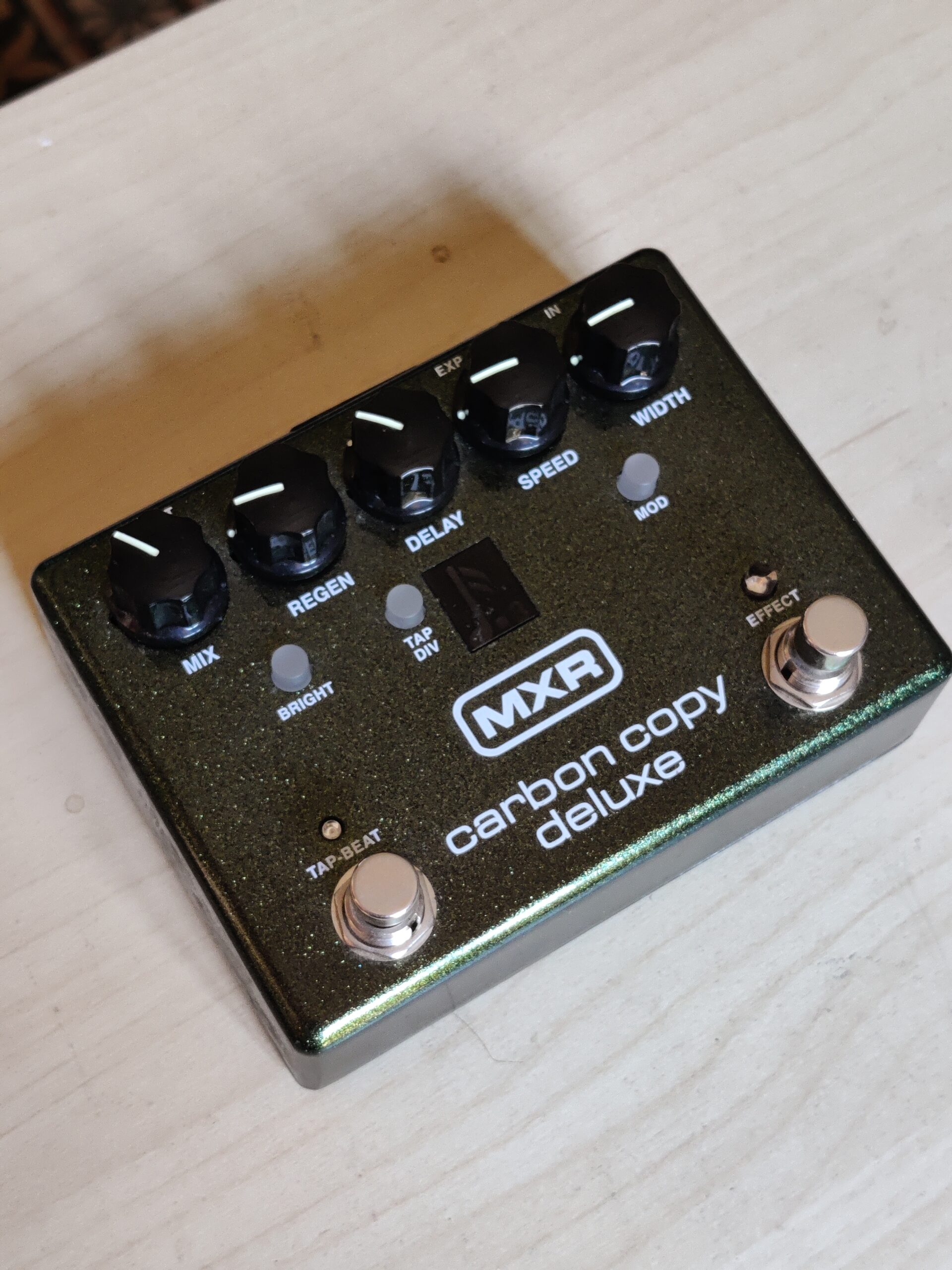 MXR Carbon Copy Deluxe Pedal Review - Guitar Space