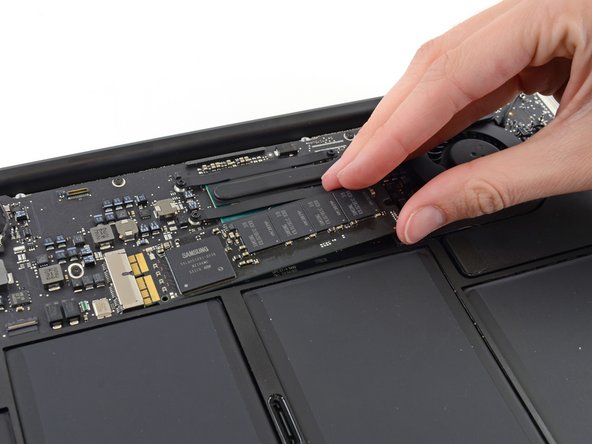 MacBook Air 13インチ Early 2017のSSD -NVMeの交換 - iFixit 修理ガイド