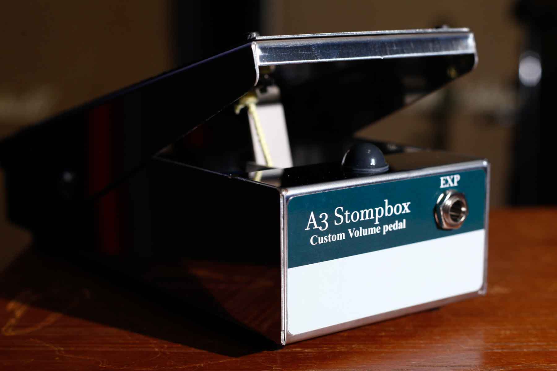 A3 STOMPBOX - Guitar Shop Hoochie's