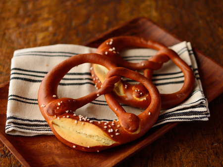 プレッツェル｜シャンドブレ(Champs de Blé)｜HANZOYA パン工房｜新横浜