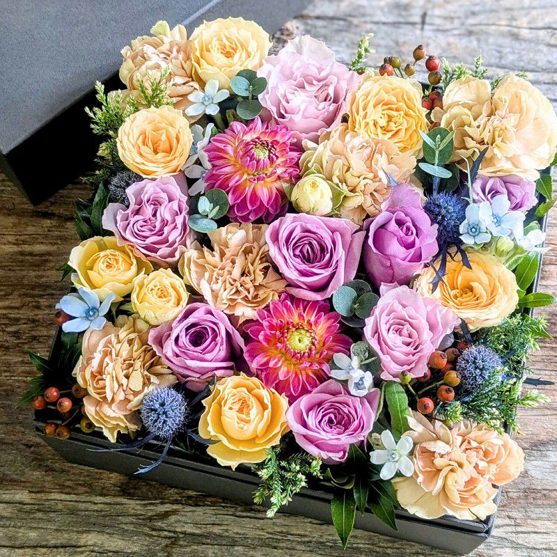 サプライズ花ギフト】ボックスフラワー｜Treasure（トレジャー