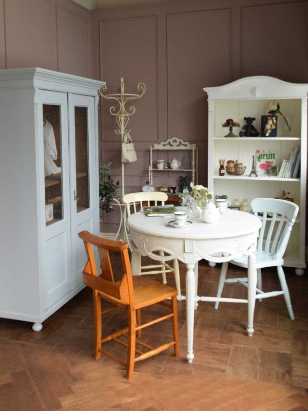 アンティークのチャーチチェア、聖書箱付きのクロスバックのチャペル