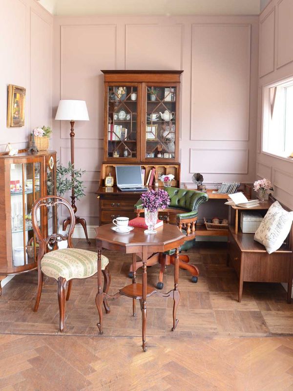 アンティークのバルーンバックチェア、1890年代に作られた美しい英国の