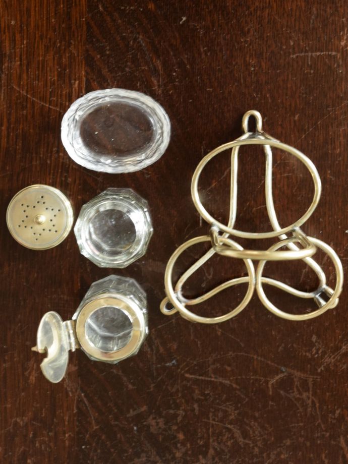 英国アンティークの調味料入れ、ガラス✕シルバープレートのスパイス