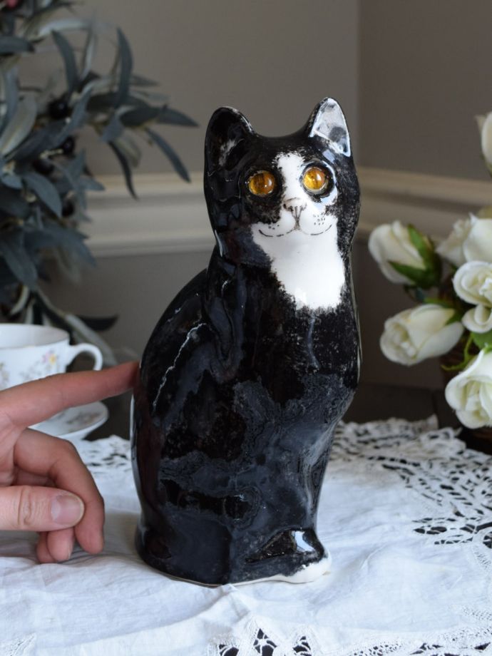 英国生まれの可愛いクロネコ、陶器で出来たウィンスタンレイキャット(m