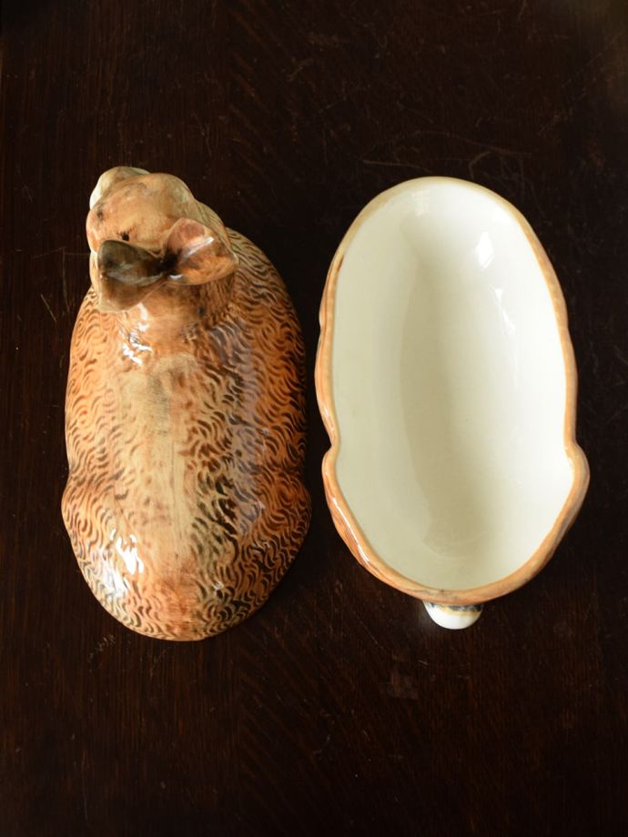 フランスから届いたうさぎ型のアンティークテリーヌポット、Michel