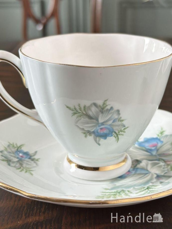 コルクラフ(Colclough)のカップ＆ソーサー、ブルーのお花の英国