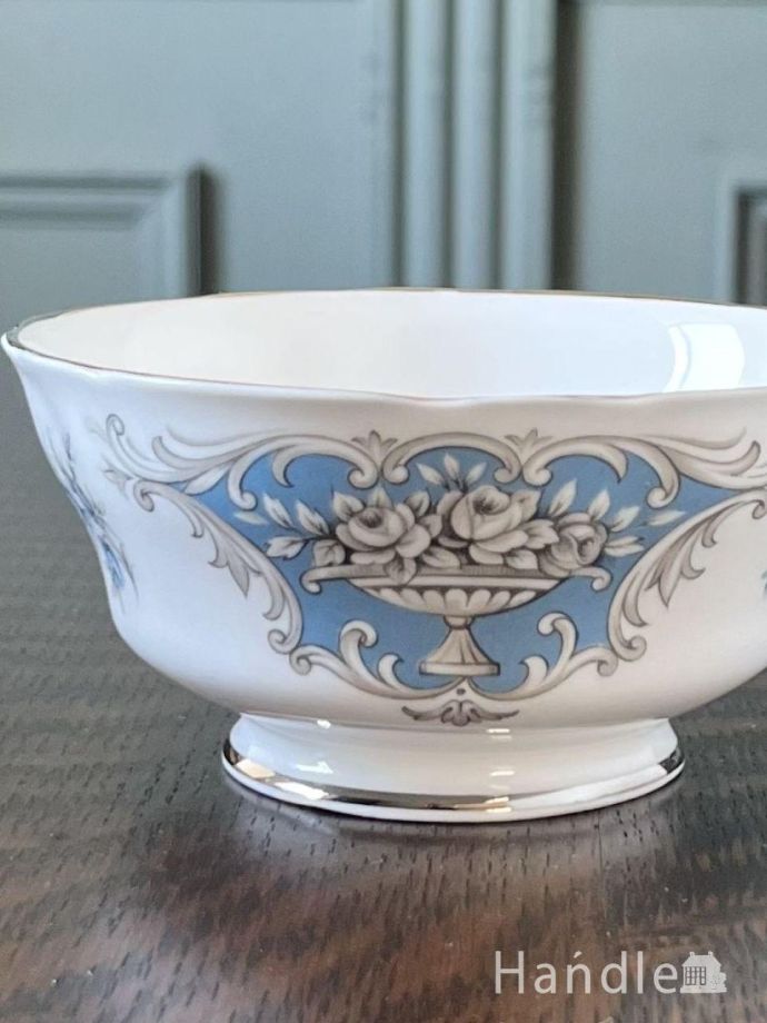 水色×グレーのコラボがクールなダッチェスのティーセット、英国