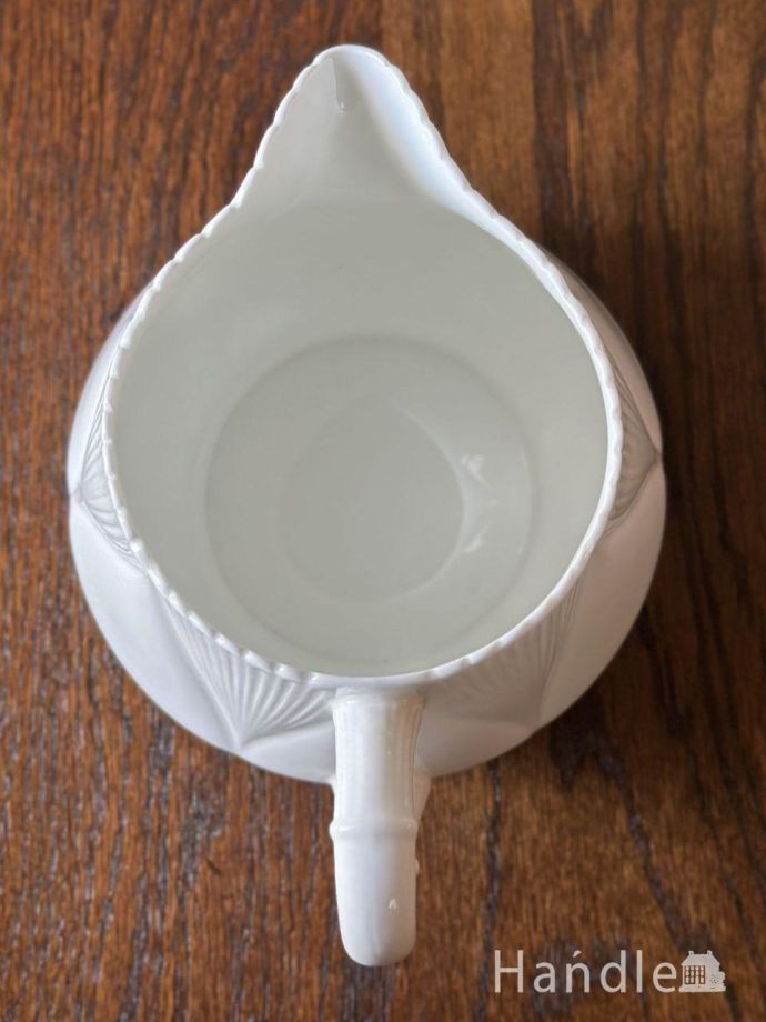 英国から届いたアンティークのウォータージャグ、シェリーの白いDainty