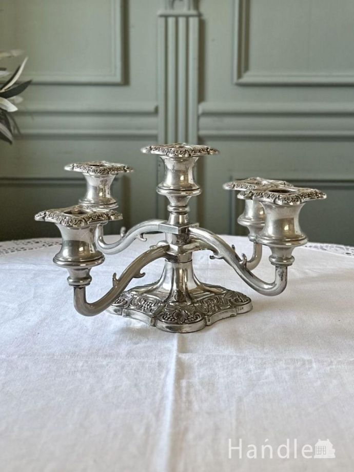 英国アンティークのシルバープレートの燭台、5本用の豪華なキャンドル