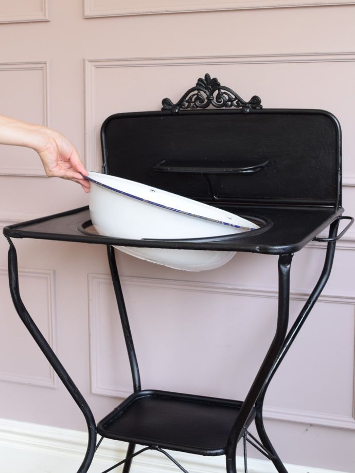 フランスから届いたアンティークの洗面台、オトナ色のウォッシュ