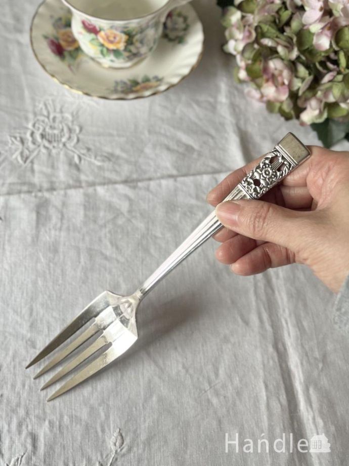 英国のおしゃれなアンティークフォーク、シルバープレートのカトラリー