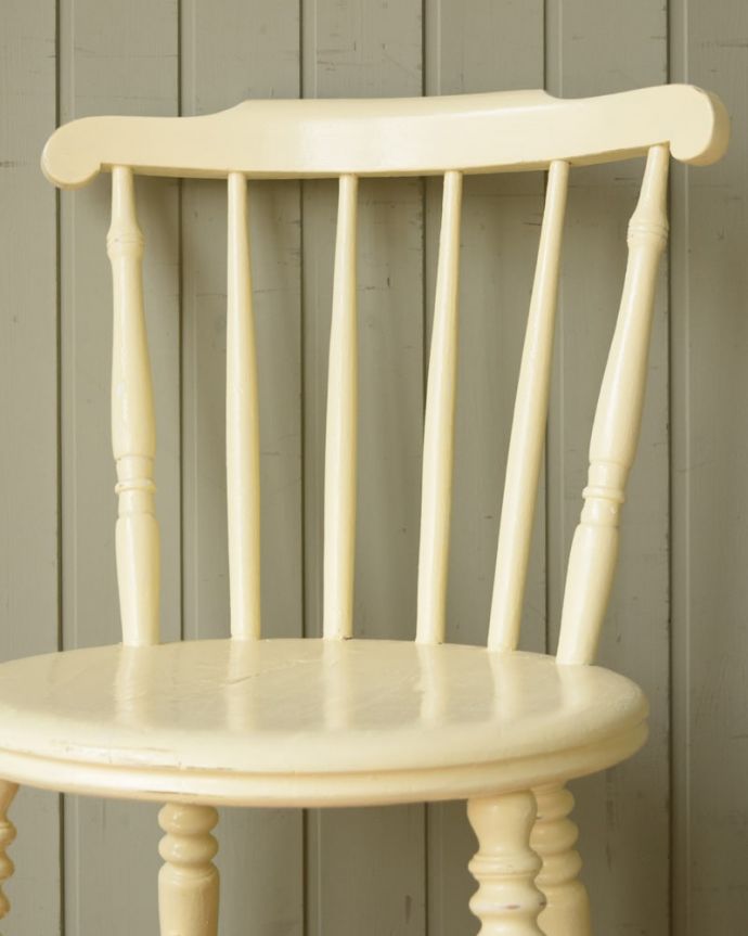 アンティークのダイニング椅子、白いペイント仕上げのキッチンチェア(k