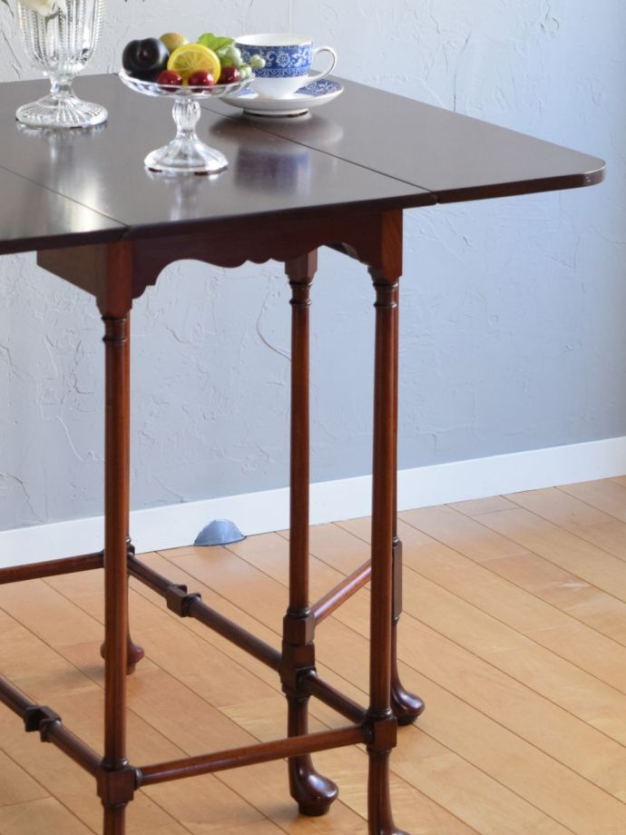 英国アンティークの美しい伸長式テーブル、マホガニーのゲートレッグ