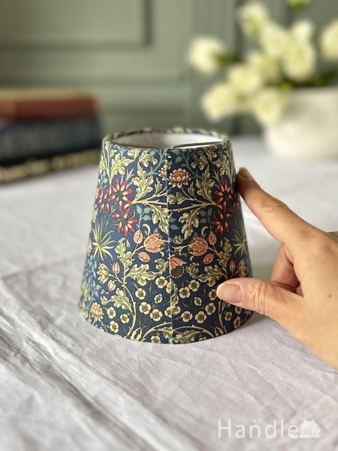 ネイビー色のFabric by BEST OF MORRISのヒヤシンス、Handleオリジナル