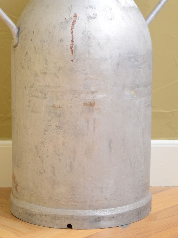 フランスで見つけたアンティークのミルク缶、おしゃれに使える傘立て(x