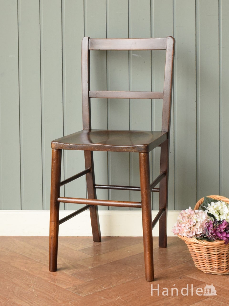 イギリスのおしゃれなアンティークチェア、ナチュラルな雰囲気の