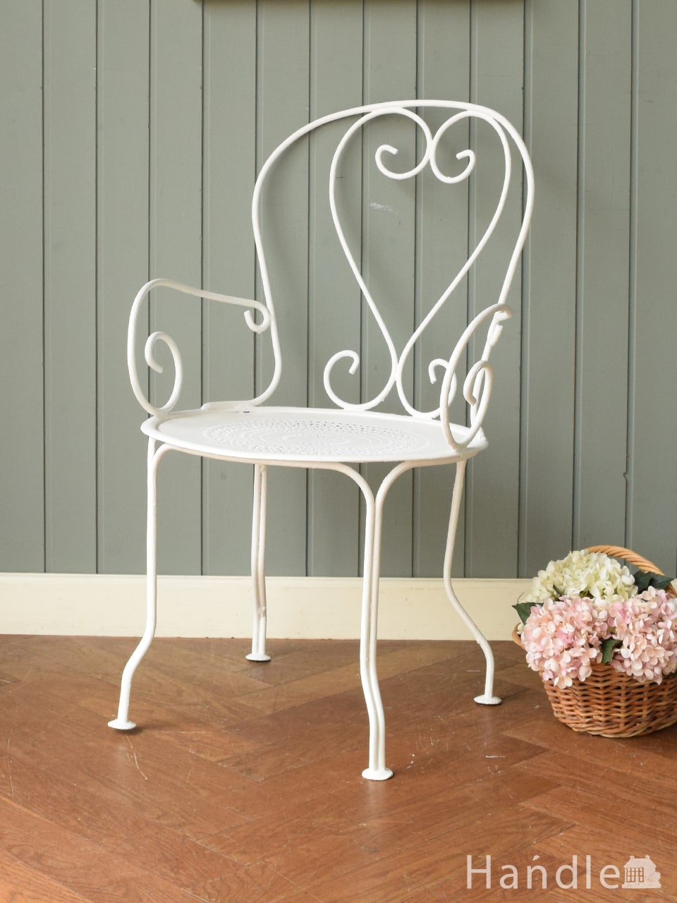 ハートのデザインが可愛いガーデン用の椅子、フランスから届いた