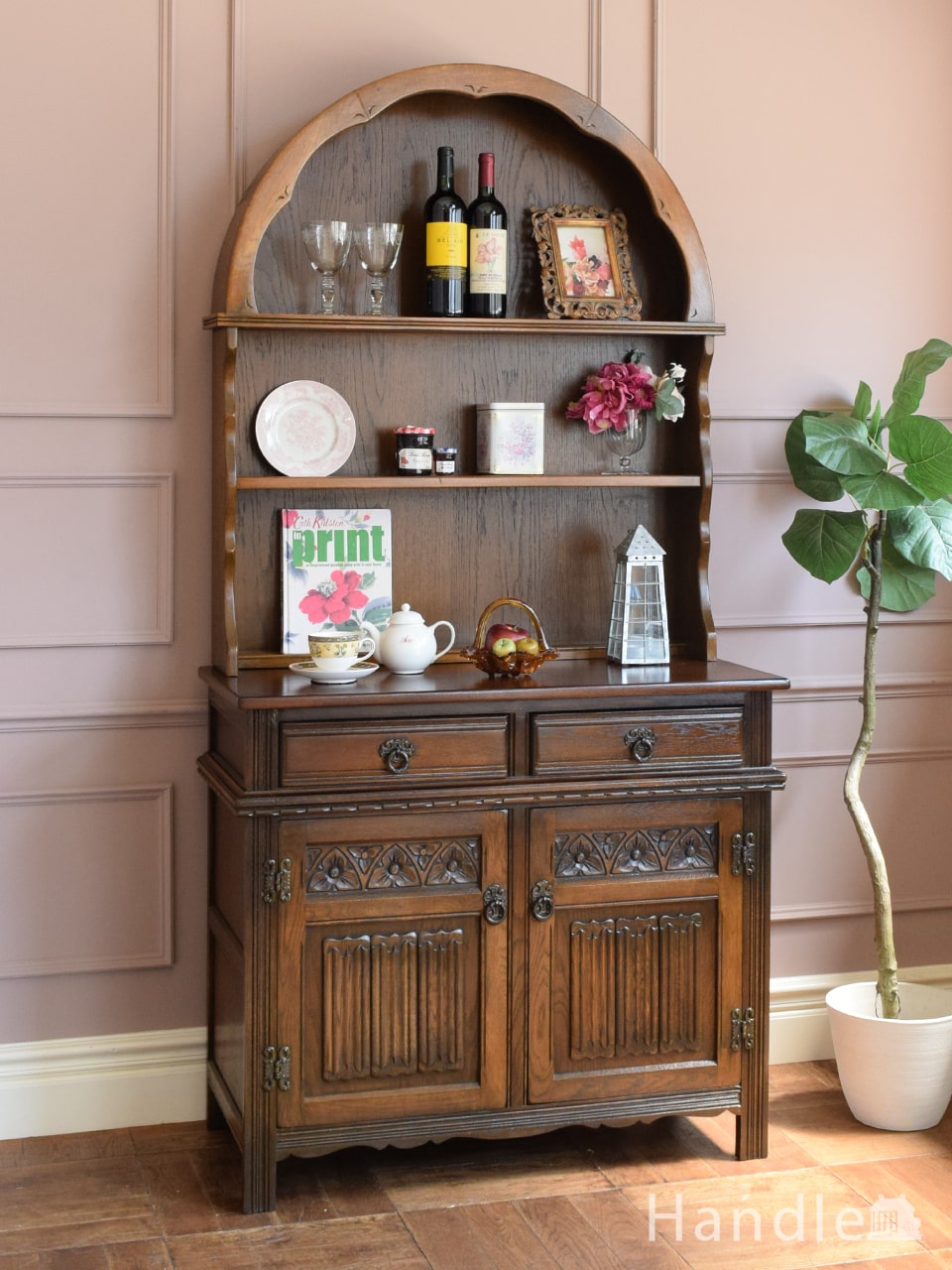 英国アンティークのおしゃれなキャビネット、オーク材のウェルッシュ