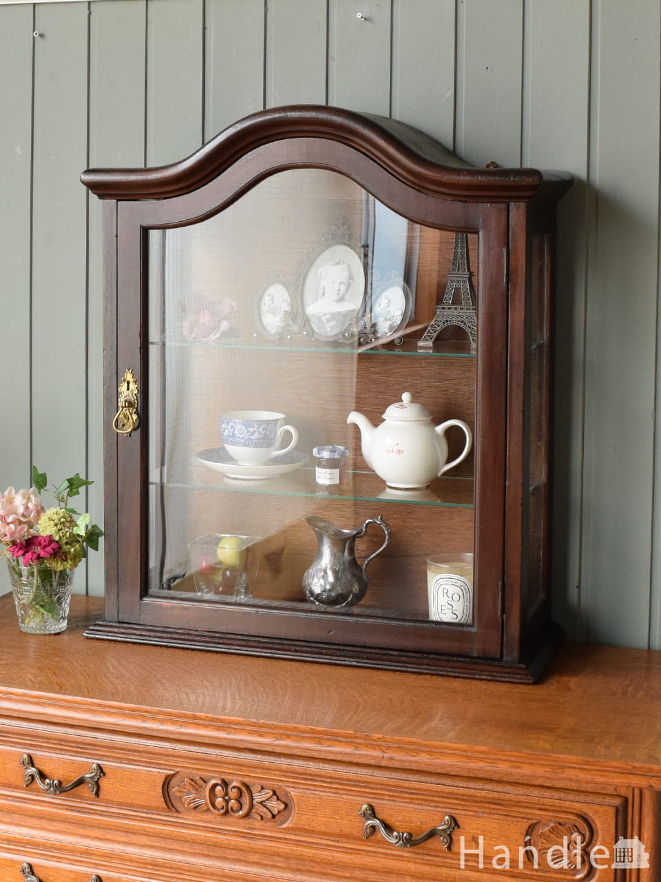 アンティークのフレンチ家具、グレーペイントのガラスキャビネット(d