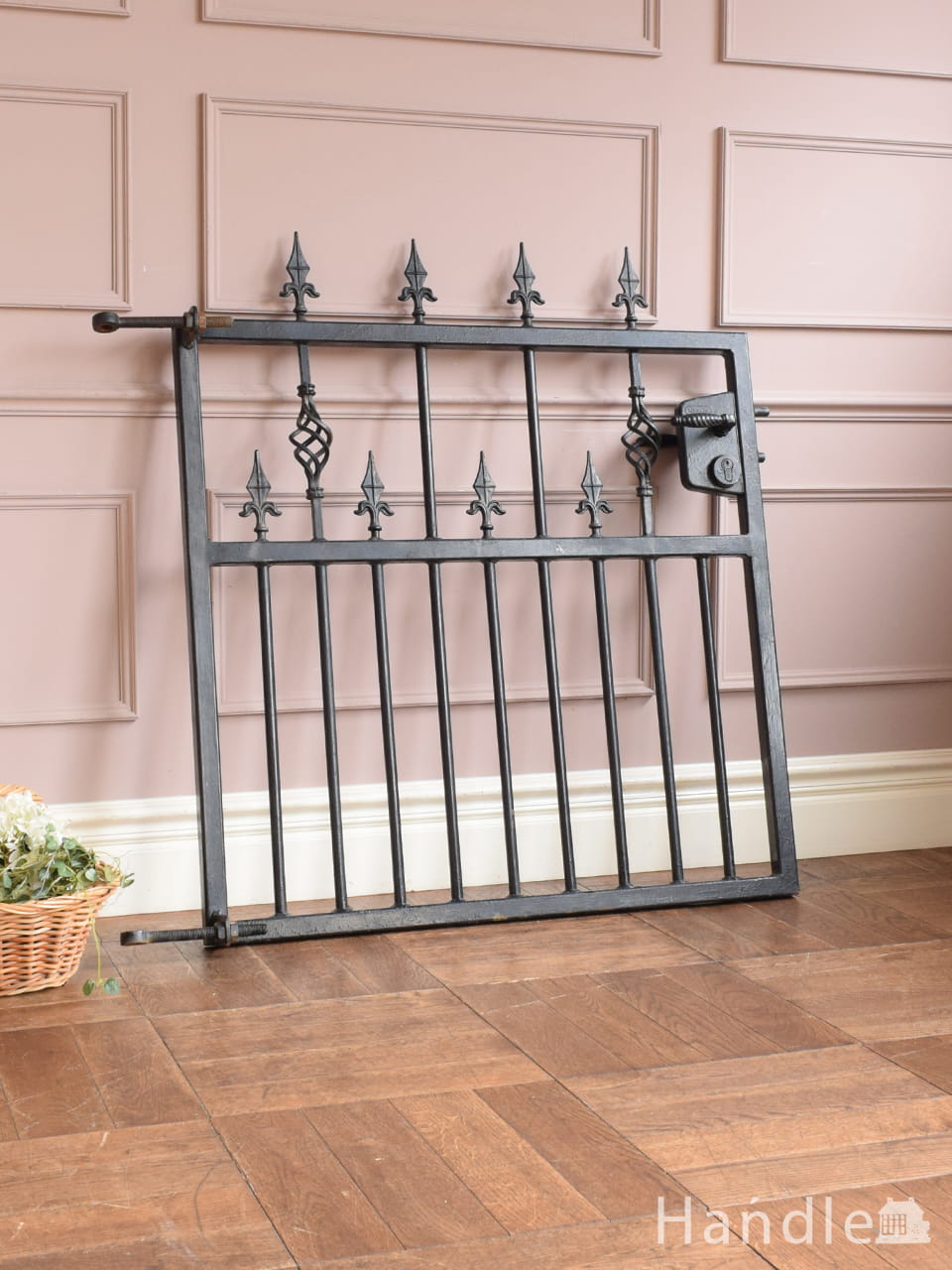 フランスから届いたベビーバス、アンティークのガーデニング用品(d