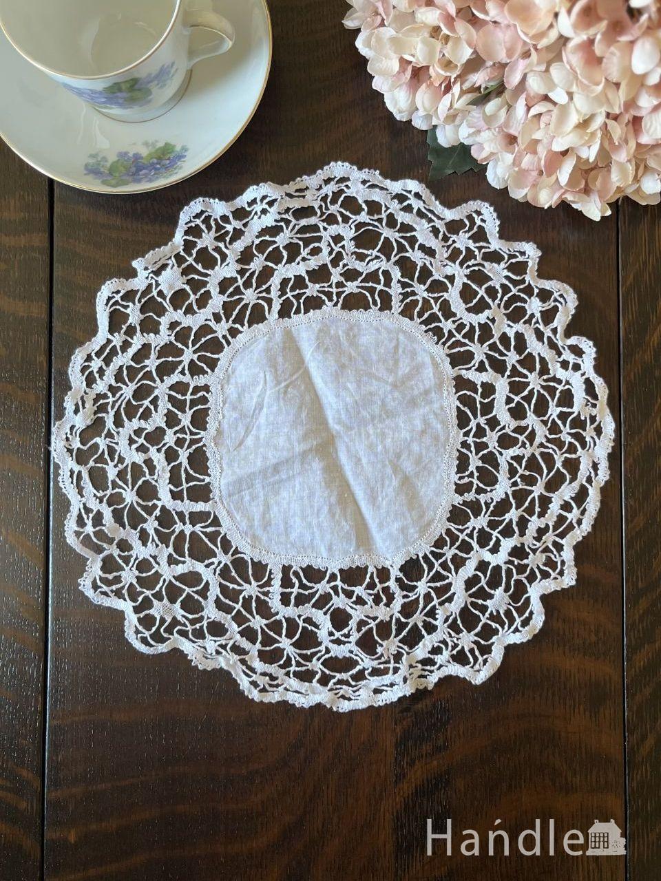 フランスのフィレクロッシェレース、天使の模様が可愛いアンティークの