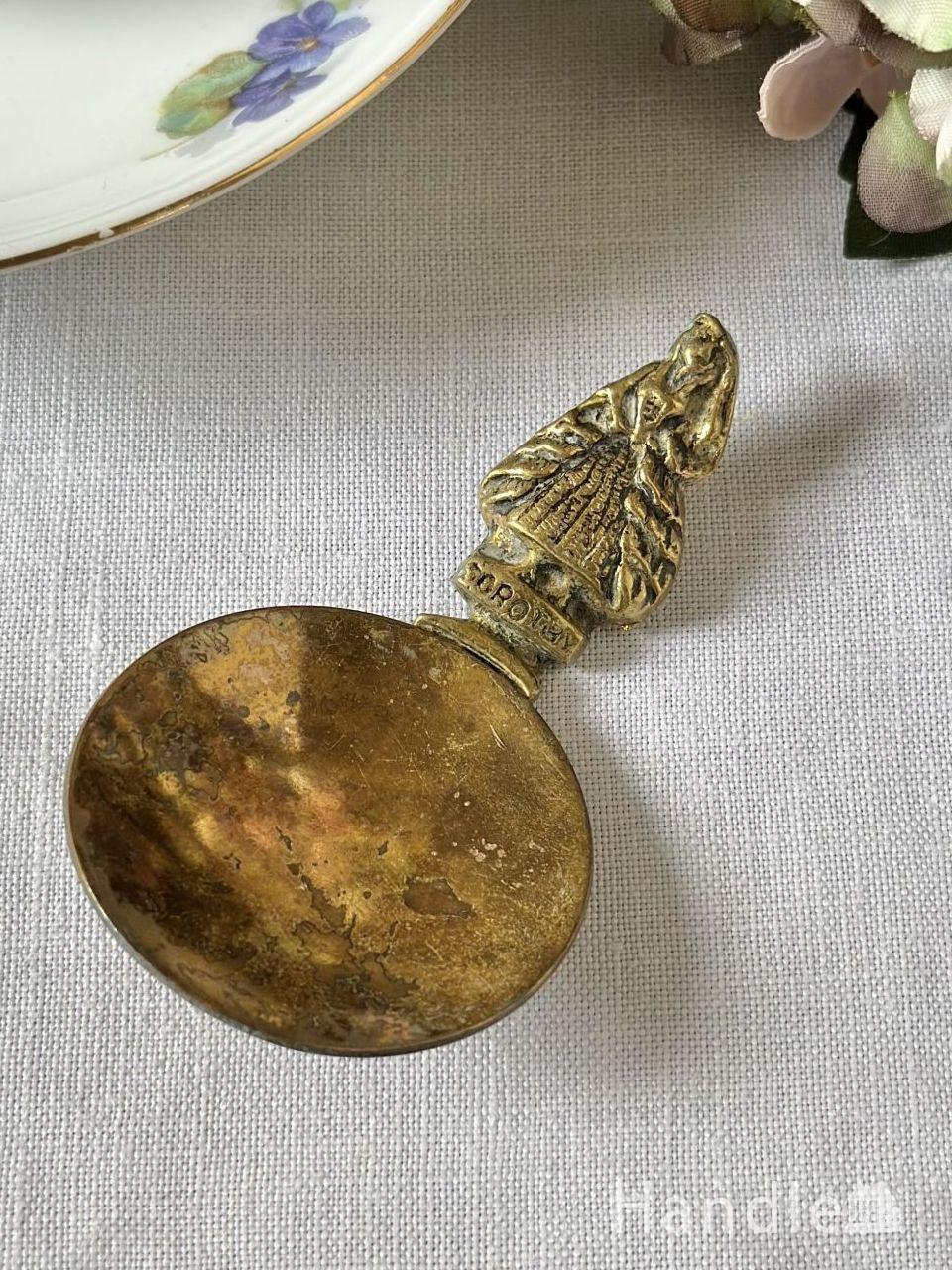 フランスから届いたアイアン製のアンティーク薪置き（薪ラック）(k