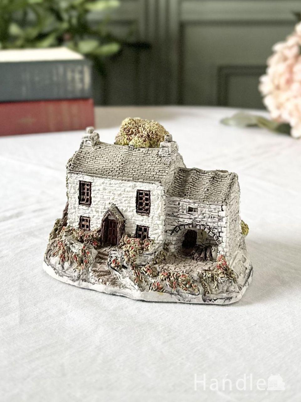 イギリスから届いたアンティークのオブジェ、真鍮製のおしゃれな馬車の