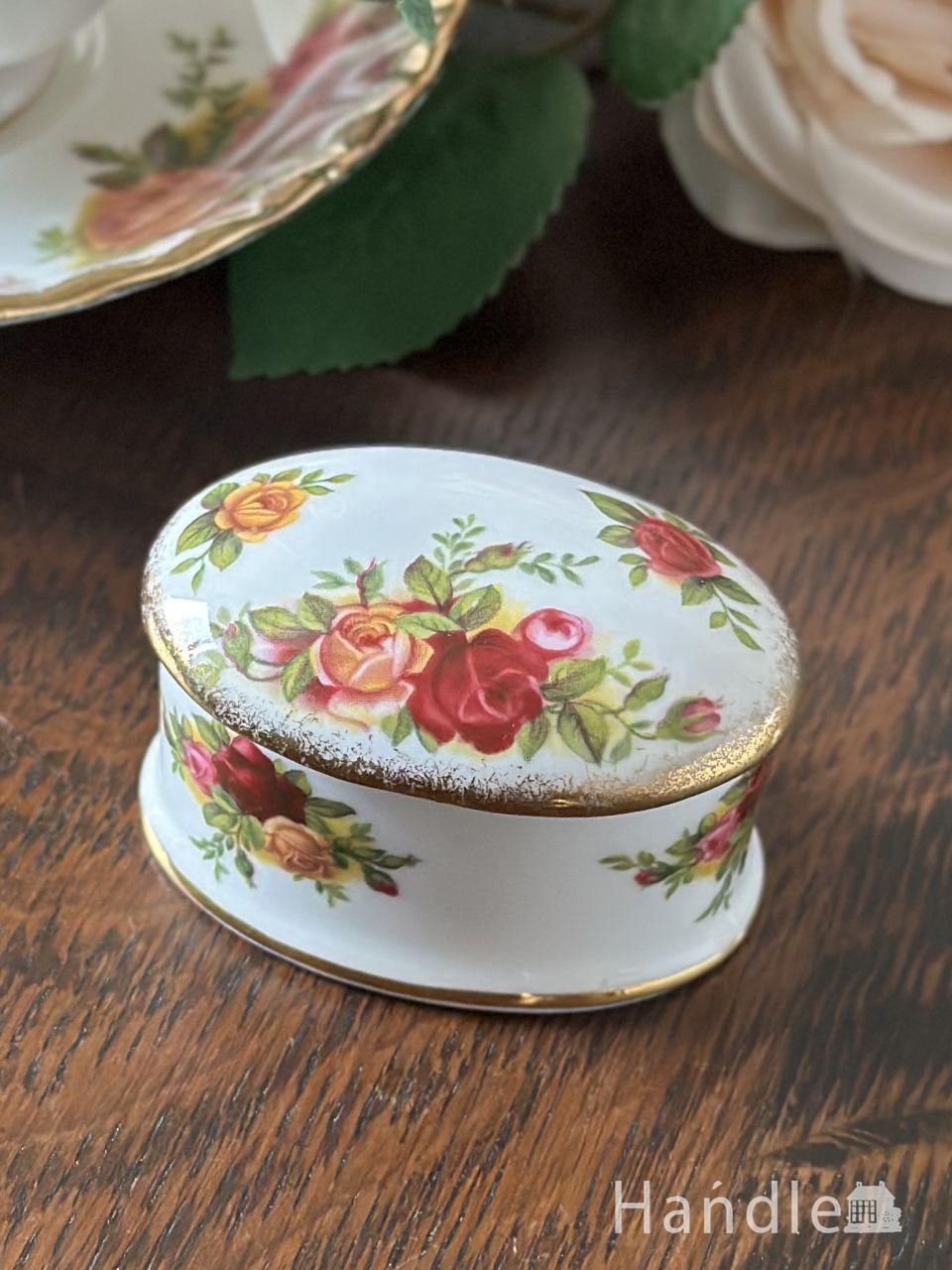 リンゴのような可愛いシルエットのガラスケース、アンティークプレス