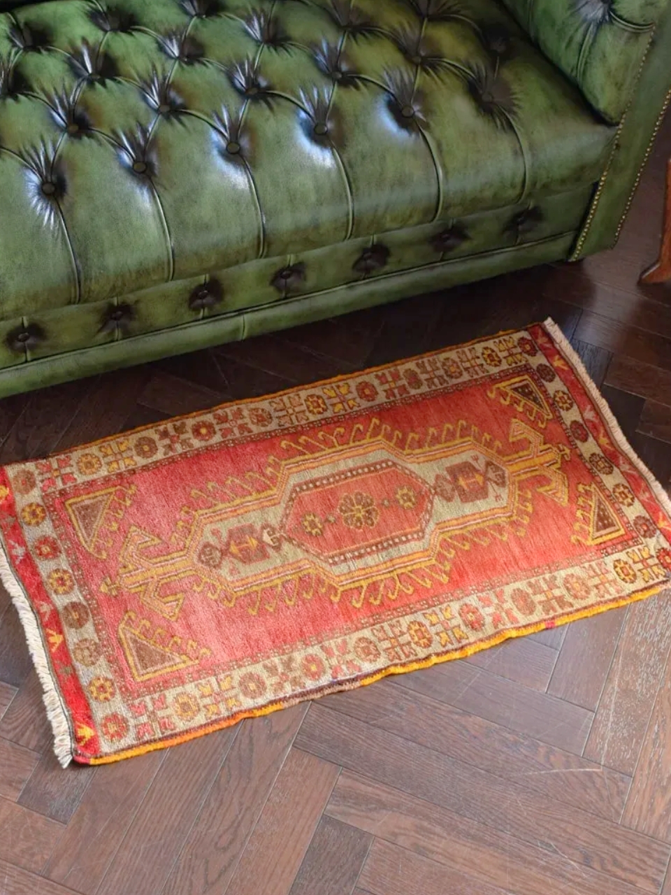 トルコカイセリのおしゃれな絨毯、一点もののビンテージトライバルラグ