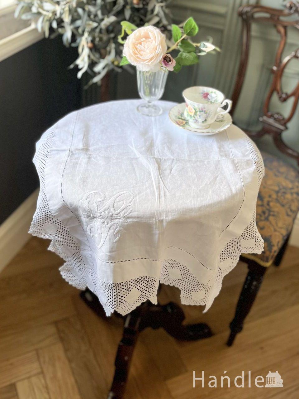 フランスのフィレクロッシェレース、天使の模様が可愛いアンティークの