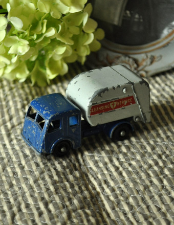 LESNEY社（レズニー）のマッチボックスアンティークミニカー (m-956-z