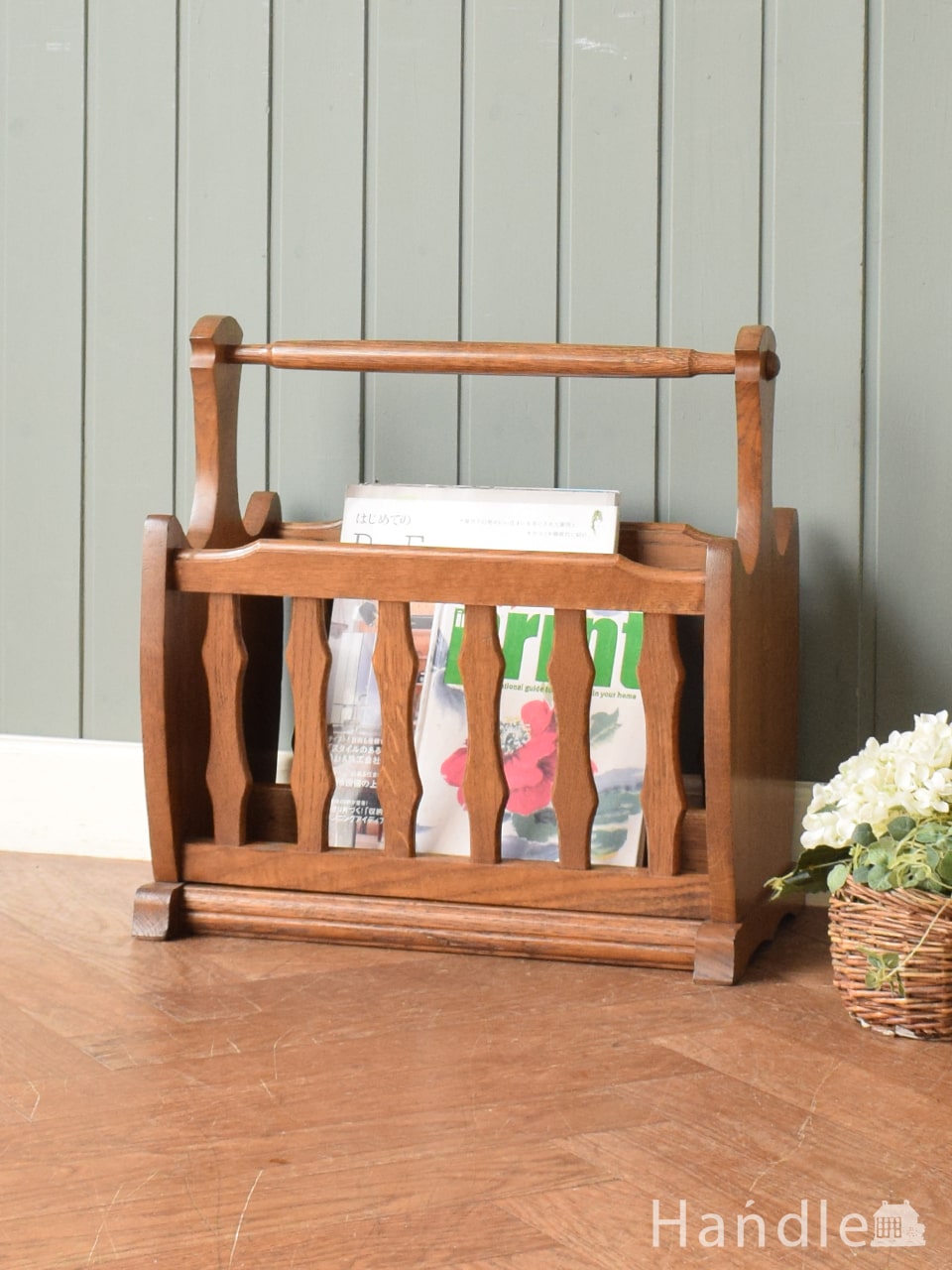 英国のアンティーク家具、天板や棚に物が飾れる木製のマガジンラック(j
