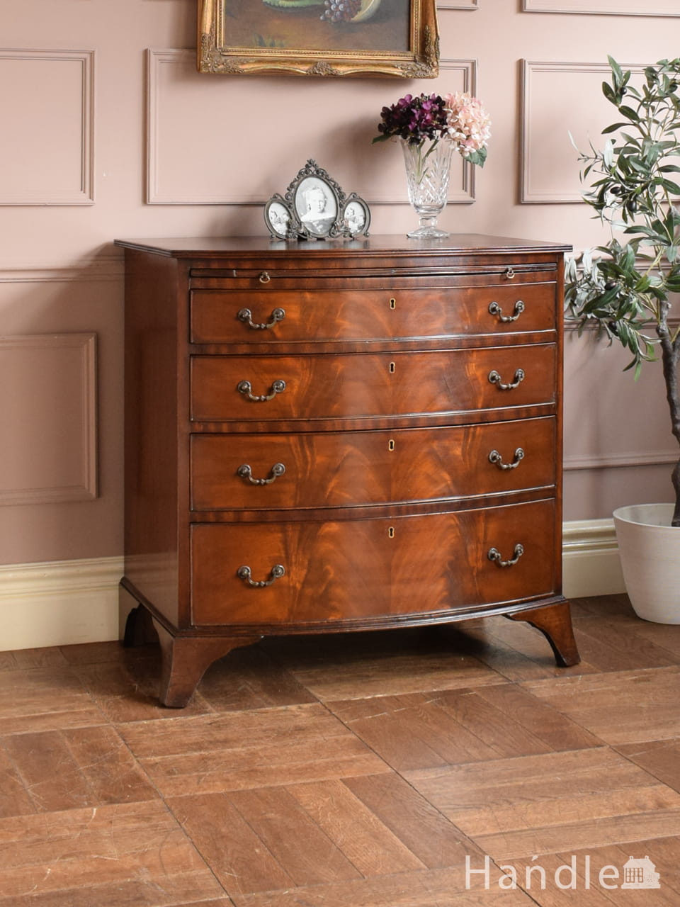 ヨーロッパの美しいアンティーク家具、フランスの3段チェスト(j-1601