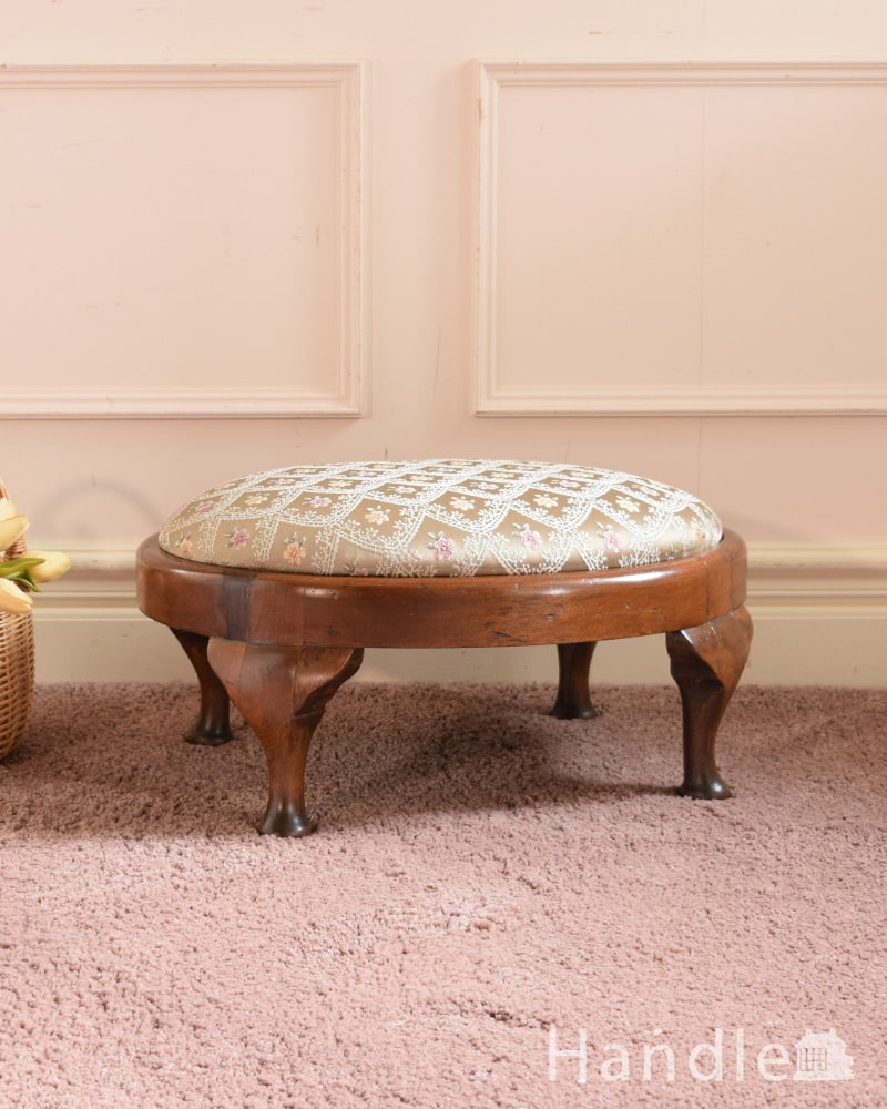 アンティークの小さなスツール、イギリスから届いたフットスツール(q