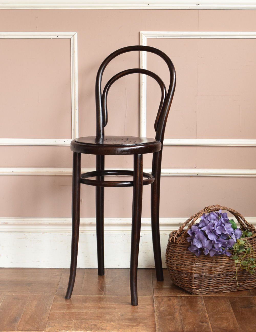 カウンターチェアにオススメのアンティークベントウッドハイチェア(q