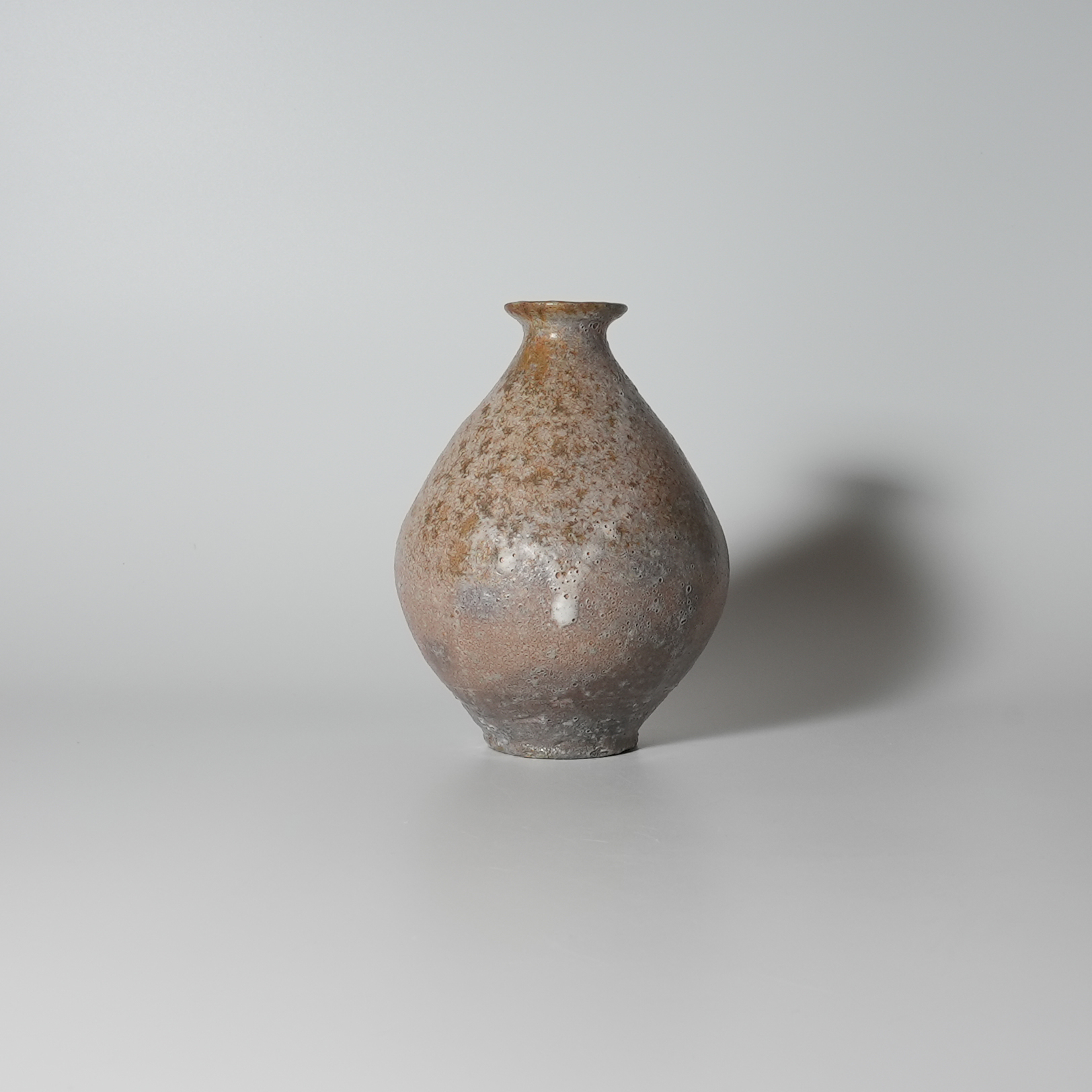 萩大道粉引徳利 穴窯焼成 初窯作品 吉野桃李作 | 萩焼屋Hagiyakiya