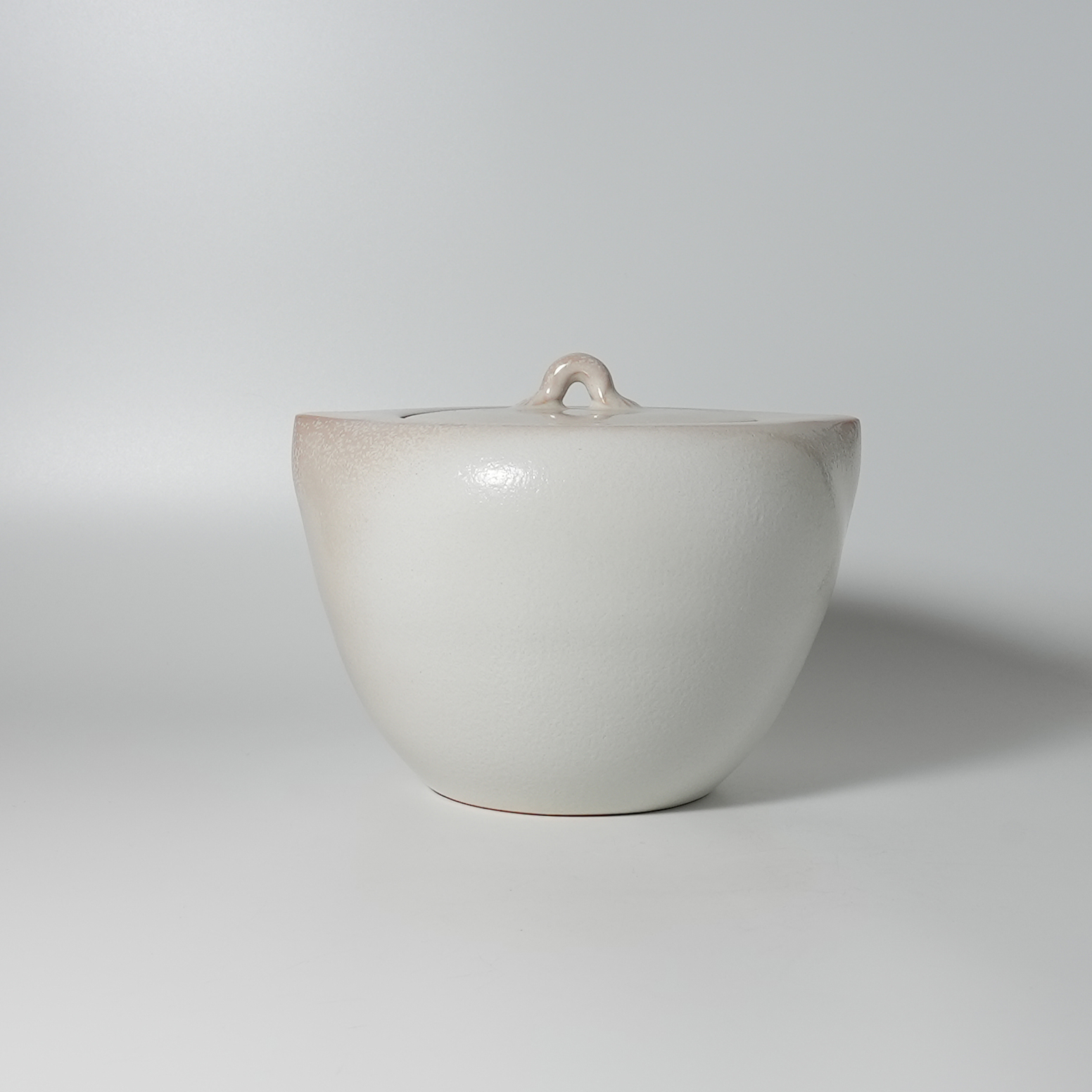 白釉水指 15代坂倉新兵衛 山口県指定無形文化財保持者 | 萩焼屋