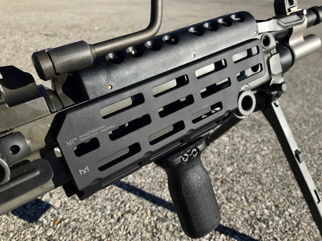 BBT VFC M249 GBB用 MIタイプ MLOKレールハンドガード