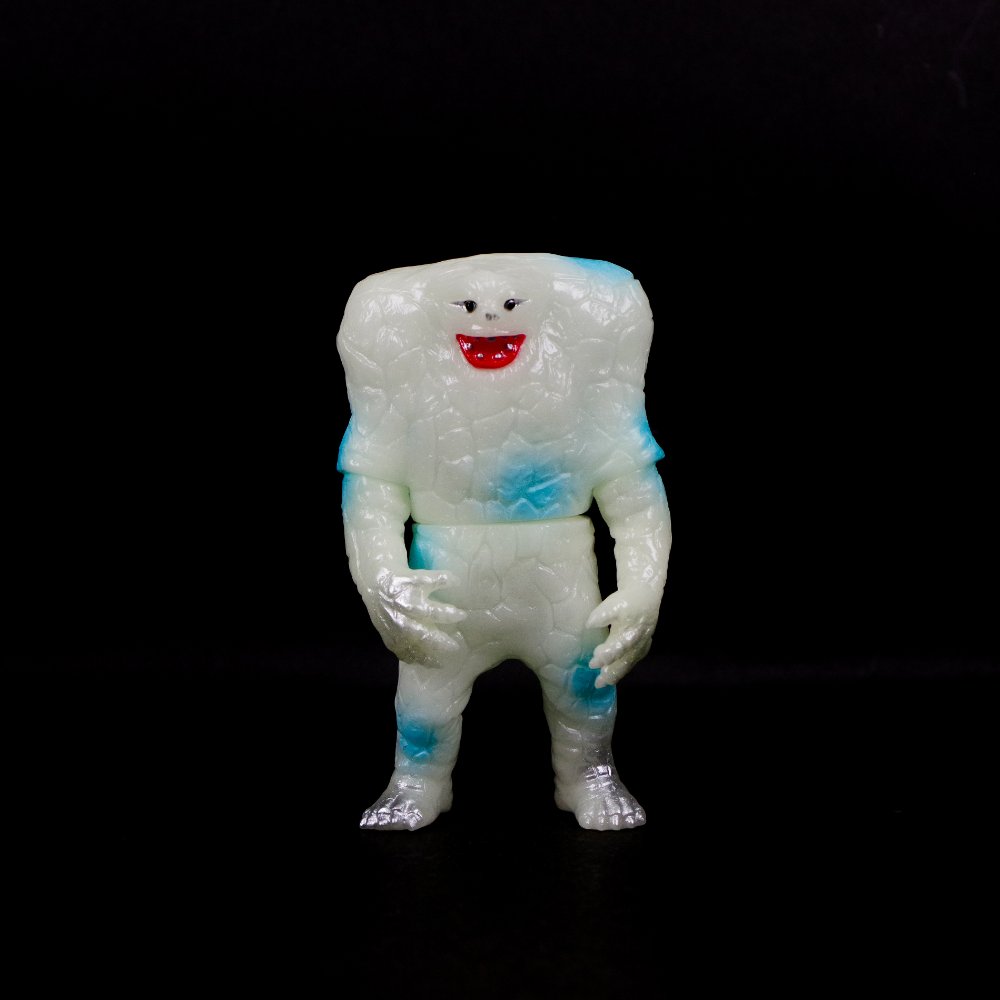 12月8日(日)より販売開始】【MAXTOY】ジャミラ(蓄光)が登場