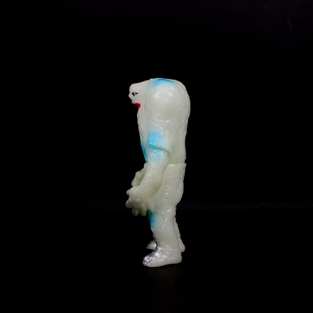 12月8日(日)より販売開始】【MAXTOY】ジャミラ(蓄光)が登場