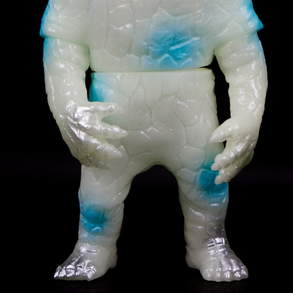 12月8日(日)より販売開始】【MAXTOY】ジャミラ(蓄光)が登場